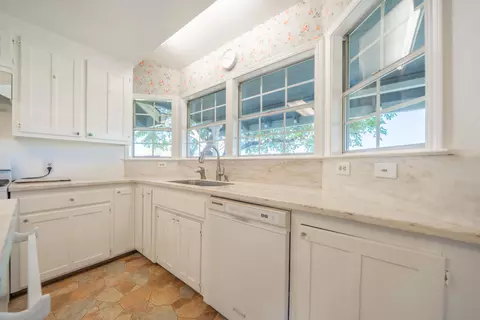 Kitchen - 21780 Lone Tree Rd, Anderson, CA 96007 photo 1 of 5