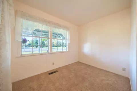 Bedroom - 21780 Lone Tree Rd, Anderson, CA 96007 photo 2 of 9