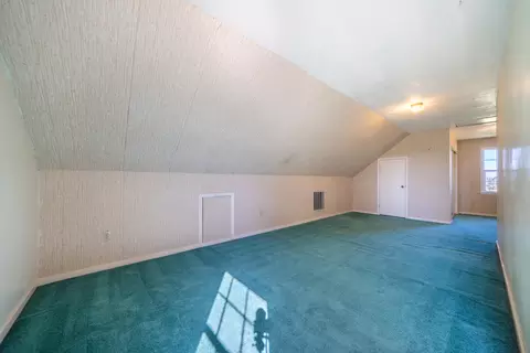 Bedroom - 21780 Lone Tree Rd, Anderson, CA 96007 photo 8 of 9