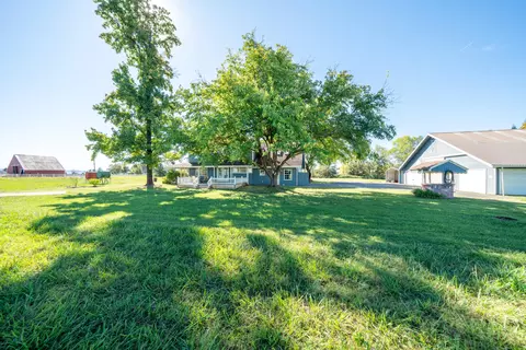 Exterior - 21780 Lone Tree Rd, Anderson, CA 96007 photo 6 of 7