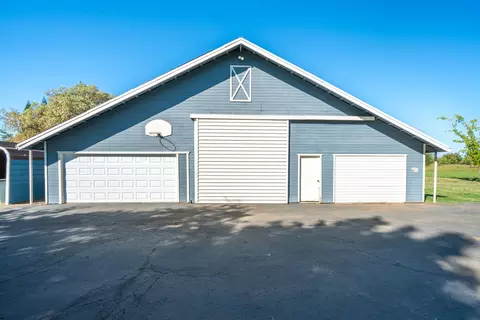 Exterior - 21780 Lone Tree Rd, Anderson, CA 96007 photo 3 of 7