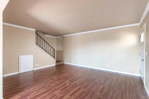Living - 410 Buckeye, Redding, CA 96003 photo 3 of 3