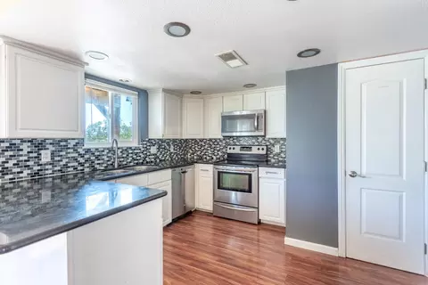 Kitchen - 410 Buckeye, Redding, CA 96003 photo 1 of 2