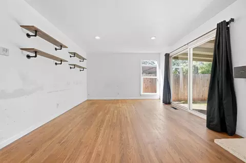 Living - 2300 Jonquil Way, Redding, CA 96002 photo 4 of 7