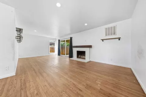 Living - 2300 Jonquil Way, Redding, CA 96002 photo 2 of 7