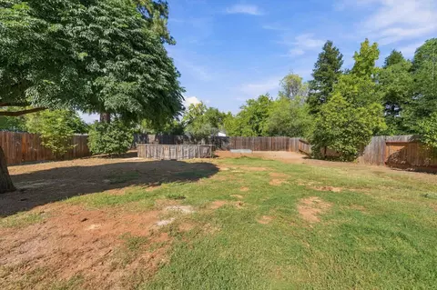 Exterior - 2300 Jonquil Way, Redding, CA 96002 photo 4 of 8
