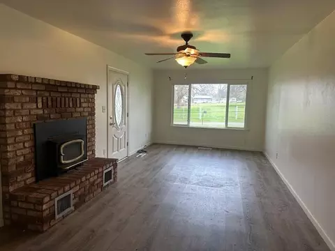 22165 Davis Rd, Red Bluff, CA 96080 photo 2