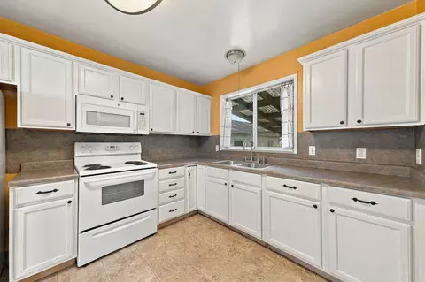 Kitchen - 705 Loma St, Redding, CA 96003 photo 1 of 2