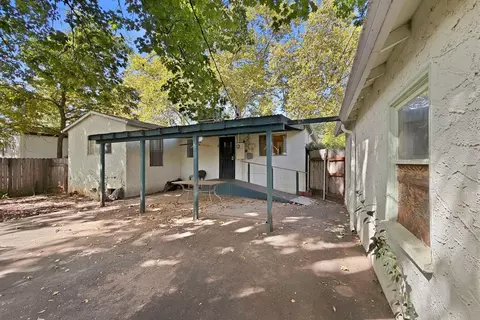 Exterior - 705 Loma St, Redding, CA 96003 photo 4 of 6