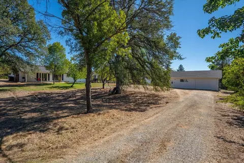 Exterior - 11550 Ridgewood Rd, Redding, CA 96003 photo 6 of 8