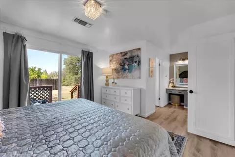 Bedroom - 11550 Ridgewood Rd, Redding, CA 96003 photo 2 of 5