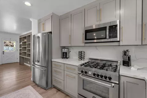 Kitchen - 11550 Ridgewood Rd, Redding, CA 96003 photo 4 of 6