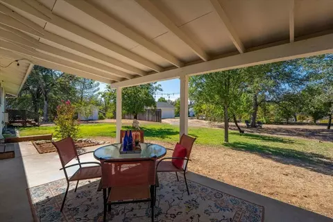 Exterior - 11550 Ridgewood Rd, Redding, CA 96003 photo 4 of 8