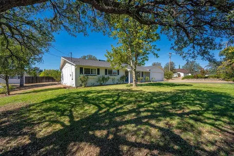 Exterior - 11550 Ridgewood Rd, Redding, CA 96003 photo 7 of 8