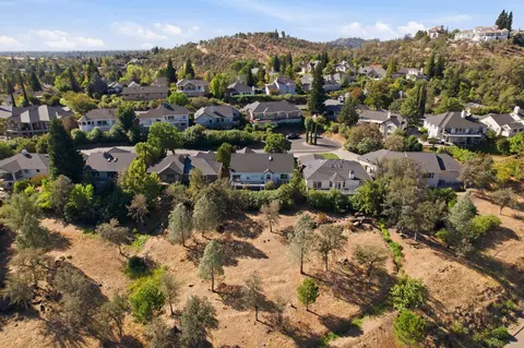 View/Area - 3154 Riesling Path, Redding, CA 96001 photo 3 of 5