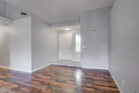 Living - 513 Chancellor Blvd, Redding, CA 96003 photo 1 of 6