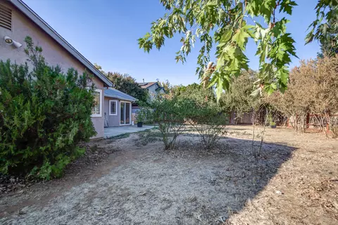 Exterior - 513 Chancellor Blvd, Redding, CA 96003 photo 5 of 7