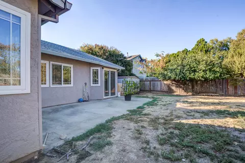 Exterior - 513 Chancellor Blvd, Redding, CA 96003 photo 6 of 7