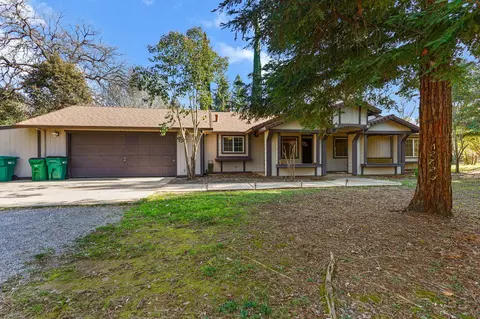 12723 Old Oregon Trl, Redding, CA 96003