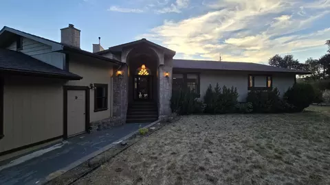 1029 S Old Stage Rd, Mount Shasta, CA 96067
