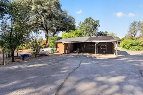 Exterior - 7399 Dilley Ln, Redding, CA 96002 photo 30 of 37