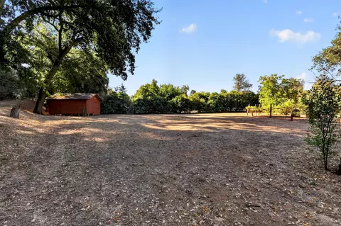 Exterior - 7399 Dilley Ln, Redding, CA 96002 photo 10 of 37