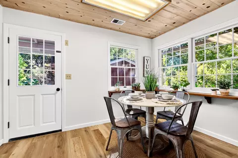 Dining - 7399 Dilley Ln, Redding, CA 96002 photo 5 of 5