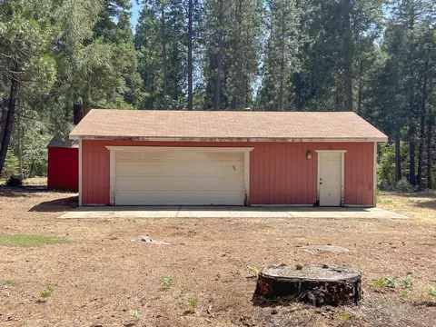 Exterior - 14966 Phillips Rd, Oak Run, CA 96069 photo 6 of 9