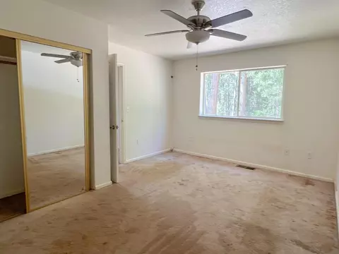 Bedroom - 14966 Phillips Rd, Oak Run, CA 96069 photo 4 of 4