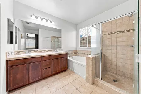 Bath - 3849 Palm Springs Dr, Redding, CA 96002 photo 1 of 6