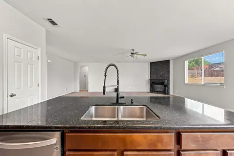 Kitchen - 3849 Palm Springs Dr, Redding, CA 96002 photo 3 of 4