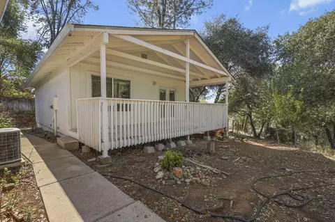 Exterior - 19782 N Old Oregon Trl, Redding, CA 96003 photo 3 of 14