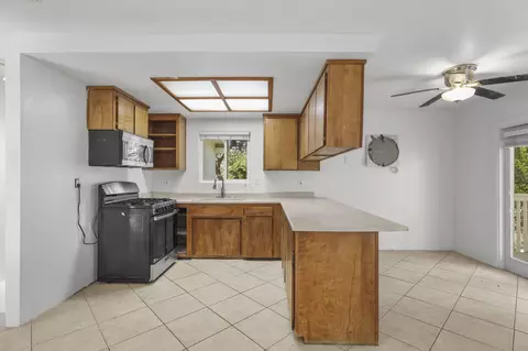 Kitchen - 19782 N Old Oregon Trl, Redding, CA 96003 photo 4 of 4