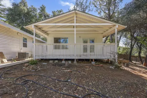 Exterior - 19782 N Old Oregon Trl, Redding, CA 96003 photo 5 of 14