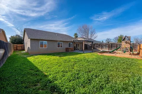 Exterior - 2132 Reta Way, Red Bluff, CA 96080 photo 11 of 16