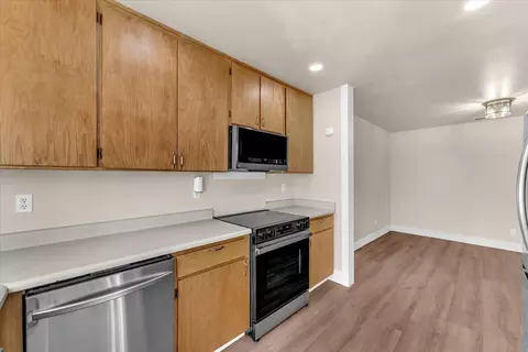 Kitchen - 2132 Reta Way, Red Bluff, CA 96080 photo 3 of 3