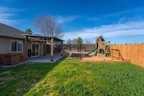 Exterior - 2132 Reta Way, Red Bluff, CA 96080 photo 12 of 16