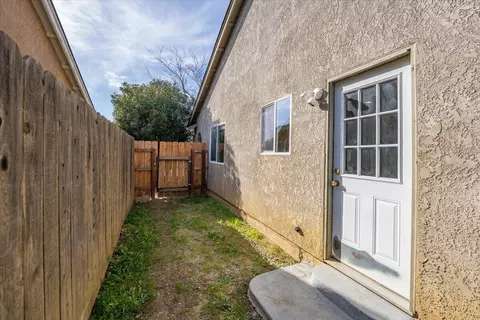 Exterior - 2132 Reta Way, Red Bluff, CA 96080 photo 14 of 16