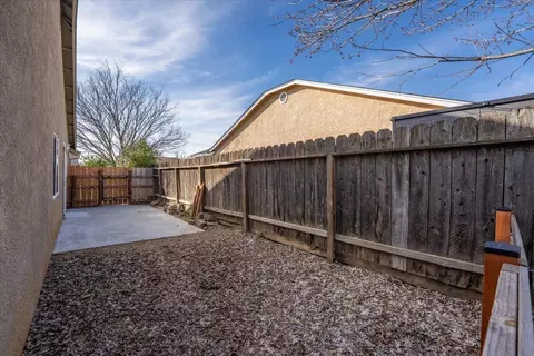 Exterior - 2132 Reta Way, Red Bluff, CA 96080 photo 6 of 16