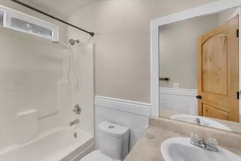 Bath - 2132 Reta Way, Red Bluff, CA 96080 photo 2 of 2