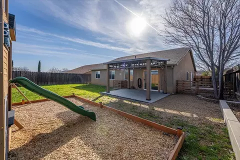Exterior - 2132 Reta Way, Red Bluff, CA 96080 photo 8 of 16