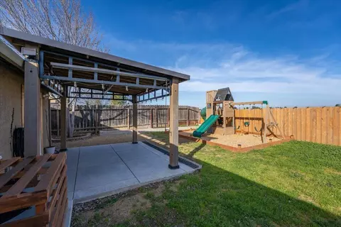 Exterior - 2132 Reta Way, Red Bluff, CA 96080 photo 13 of 16