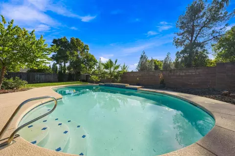 Exterior - 1318 Bonhurst Dr, Redding, CA 96003 photo 8 of 11