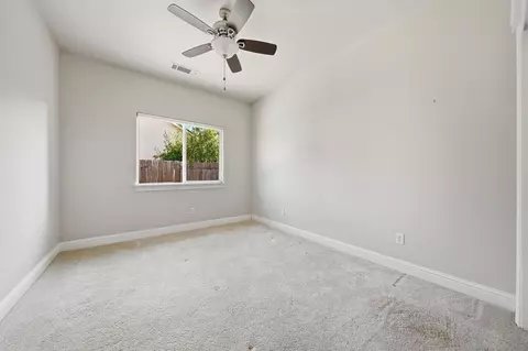 Bedroom - 1318 Bonhurst Dr, Redding, CA 96003 photo 7 of 8