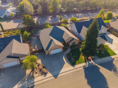 View/Area - 1318 Bonhurst Dr, Redding, CA 96003 photo 1 of 7