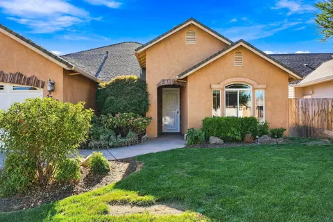 Exterior - 1318 Bonhurst Dr, Redding, CA 96003 photo 5 of 11