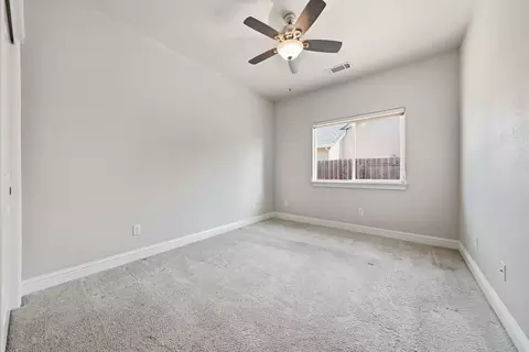 Bedroom - 1318 Bonhurst Dr, Redding, CA 96003 photo 5 of 8