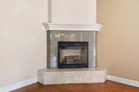 Living - 1318 Bonhurst Dr, Redding, CA 96003 photo 3 of 6