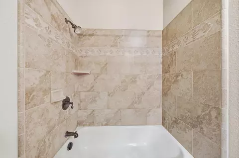 Bath - 1318 Bonhurst Dr, Redding, CA 96003 photo 7 of 7