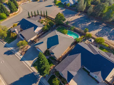 View/Area - 1318 Bonhurst Dr, Redding, CA 96003 photo 2 of 7